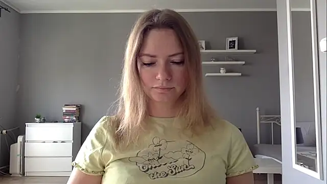 Snapshot of MillieShow chatting on September 10, 1:54 pm MillieShow online show from September 10, 1:54 pm