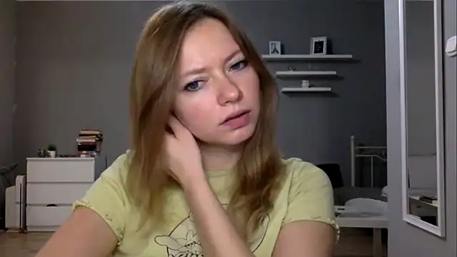 Snapshot of MillieShow chatting on November 22, 3:33 pm MillieShow online show from November 22, 3:33 pm