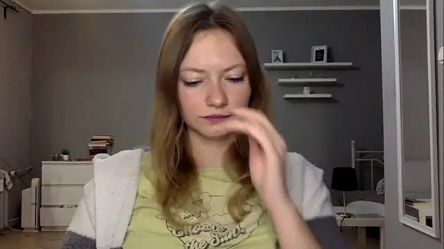 Snapshot of MillieShow chatting on November 27, 9:59 pm MillieShow online show from November 27, 9:59 pm