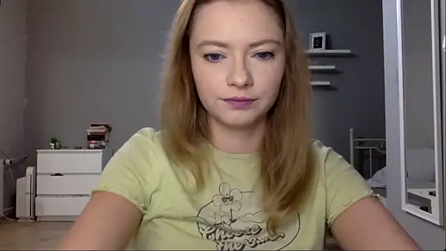 Snapshot of MillieShow chatting on October 8, 8:42 pm MillieShow online show from October 8, 8:42 pm