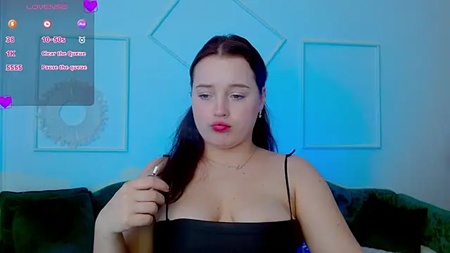 Cute kitty- online show from October 8, 9:48 pm