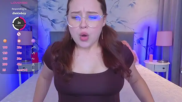 Cute kitty- online show from September 14, 9:48 pm