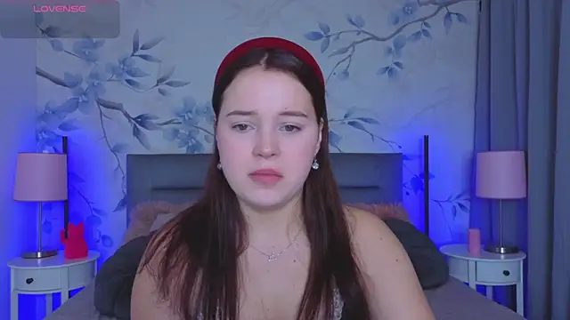 Cute kitty- online show from September 25, 8:59 pm