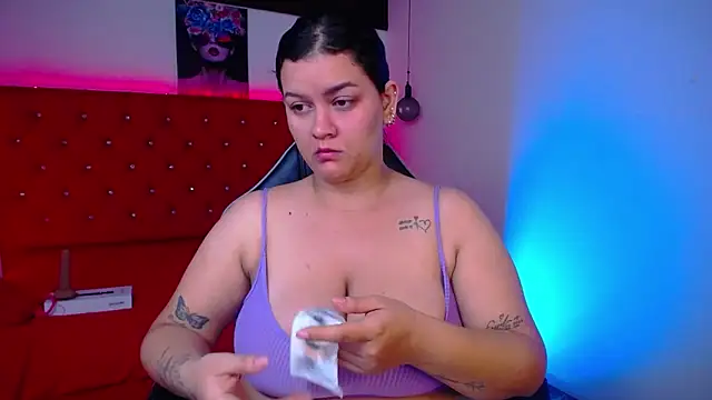 kriss sweetboobs10 online show from May 16, 12:26 pm