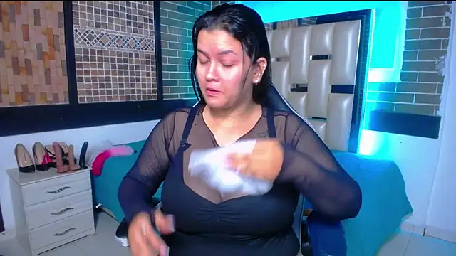 Snapshot of kriss_sweetboobs10 chatting on October 17, 12:40 pm kriss sweetboobs10 online show from October 17, 12:40 pm