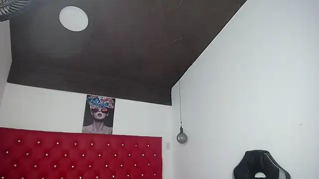 kriss sweetboobs10 online show from May 15, 12:58 pm
