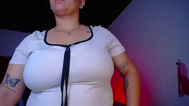 kriss sweetboobs10 online show from May 6, 12:53 pm