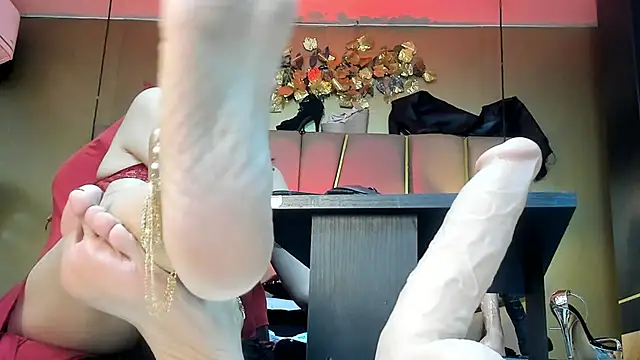 Kendraa Hot online show from April 2, 8:48 pm