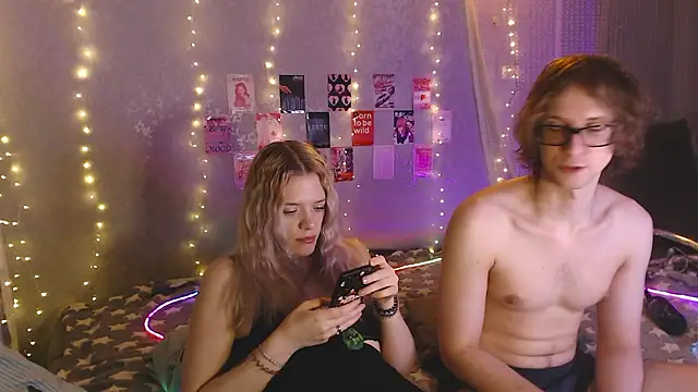 Snapshot of Your_Horny_Friends chatting on March 25, 4:50 pm Your Horny Friends online show from March 25, 4:50 pm