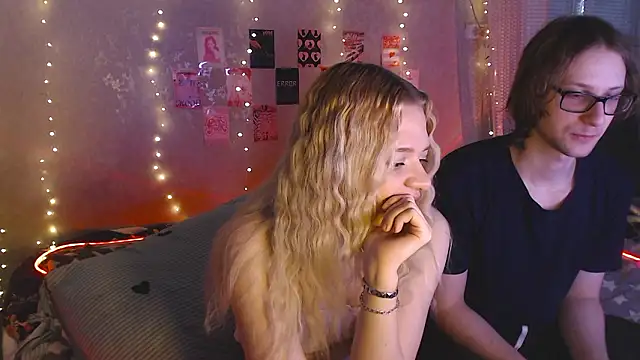 Snapshot of Your_Horny_Friends chatting on March 20, 1:45 pm Your Horny Friends online show from March 20, 1:45 pm