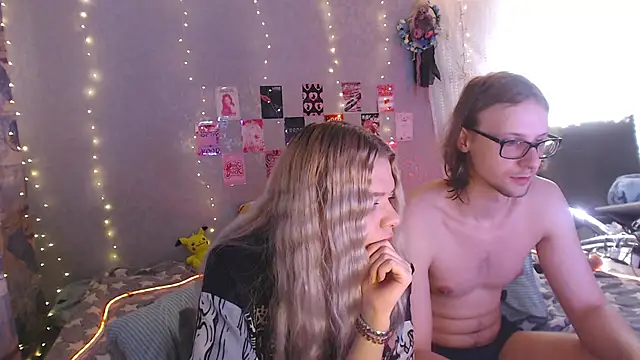 Your Horny Friends online show from April 26, 9:06 am