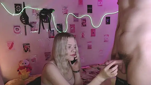 Snapshot of Your_Horny_Friends chatting on October 11, 12:28 pm Your Horny Friends online show from October 11, 12:28 pm