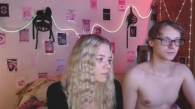 Snapshot of Your_Horny_Friends chatting on September 16, 1:01 pm Your Horny Friends online show from September 16, 1:01 pm