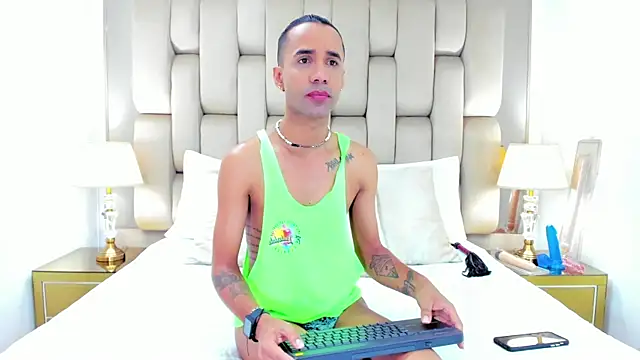 Snapshot of Anghel_Stone chatting on March 17, 2:56 pm Anghel Stone online show from March 17, 2:56 pm