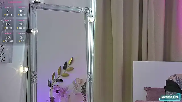 LexiiDarling online show from May 24, 3:45 pm