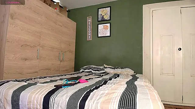 pleasurecompany3 online show from October 29, 8:52 pm