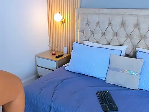 Hera goddesss online show from September 13, 7:47 pm