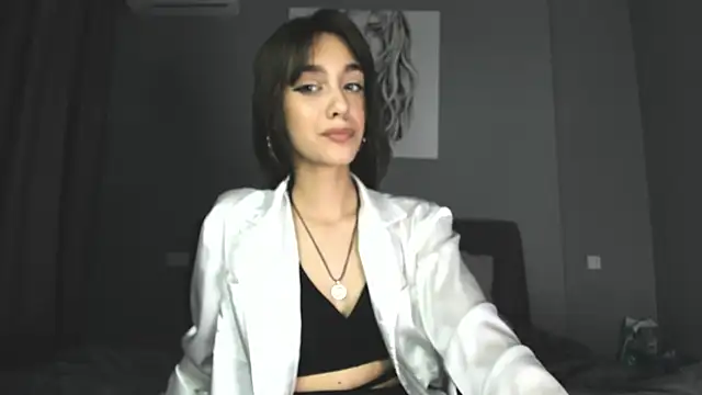 Elli Lourence online show from March 13, 1:54 am