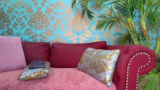 EmmaReyez online show from December 4, 5:34 pm