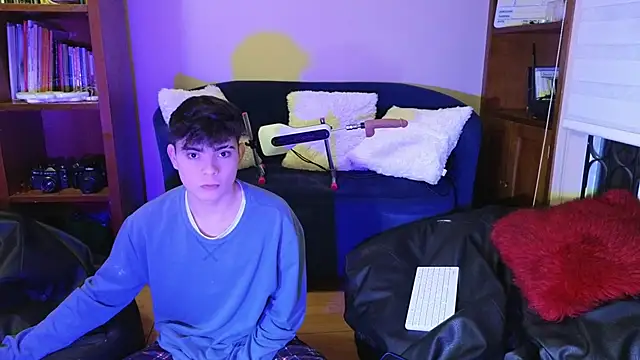 lukeboyce33 online show from January 7, 2:16 am