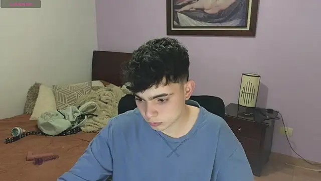 lukeboyce33 online show from May 16, 10:31 pm