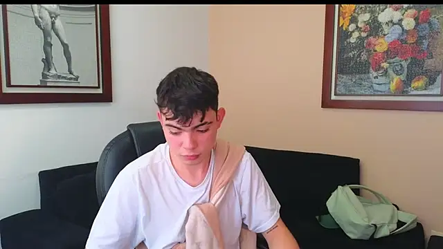 lukeboyce33 online show from September 24, 9:43 pm