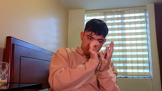 lukeboyce33 online show from September 15, 10:21 pm