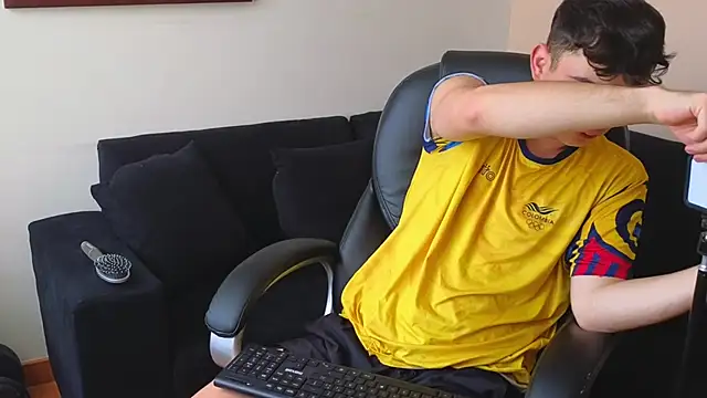 lukeboyce33 online show from September 23, 4:47 pm