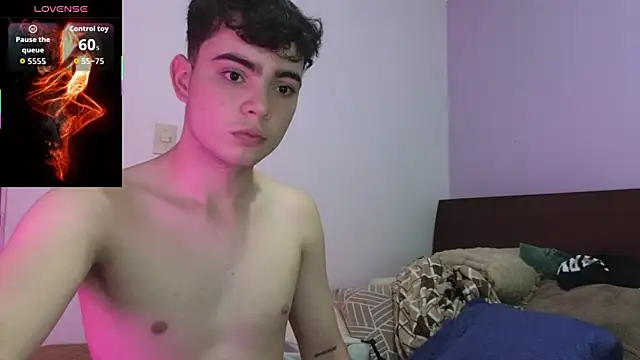 lukeboyce33 online show from May 18, 11:09 pm