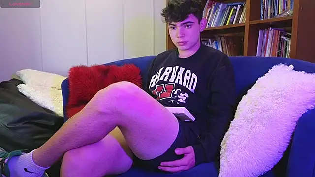 lukeboyce33 online show from March 26, 4:55 am