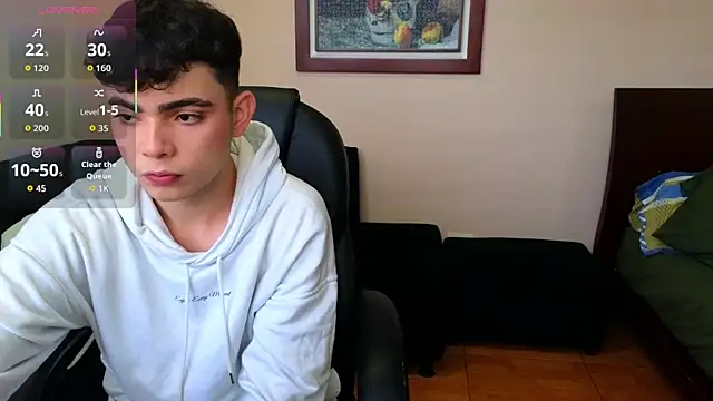 lukeboyce33 online show from October 19, 9:50 pm