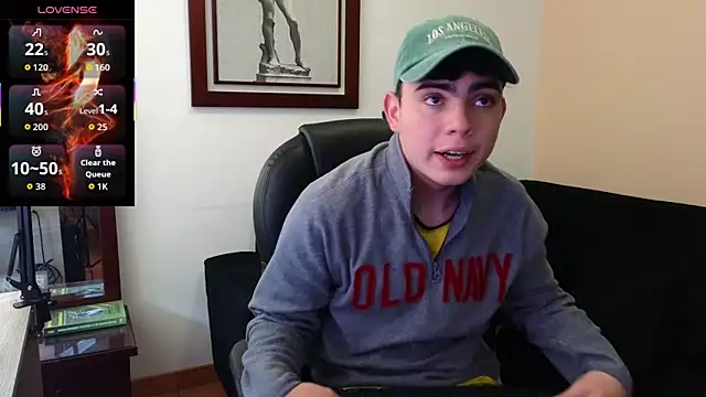 lukeboyce33 online show from June 2, 10:10 pm