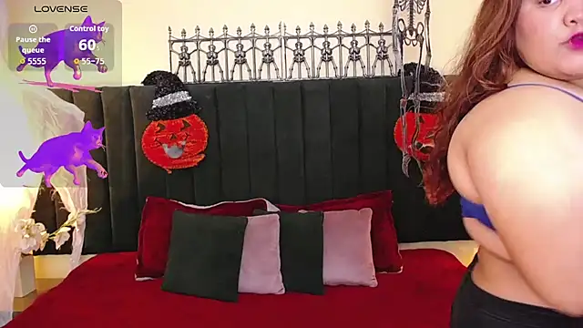 ailyn maury online show from November 4, 1:42 am