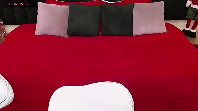 ailyn maury online show from December 17, 12:37 am