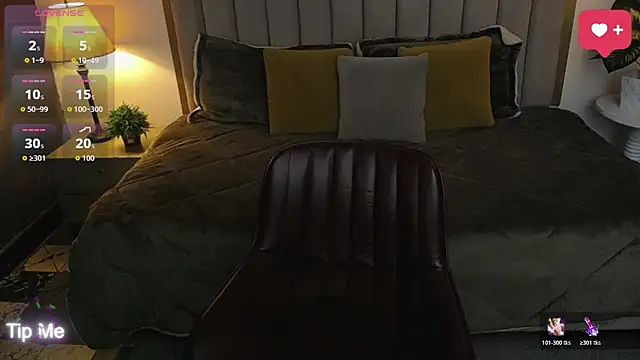 ailyn maury online show from April 10, 1:07 pm