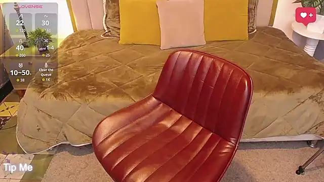 ailyn maury online show from April 7, 1:02 pm