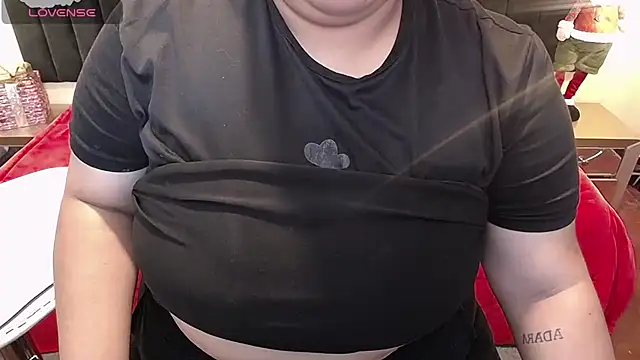 ailyn maury online show from December 2, 1:28 am