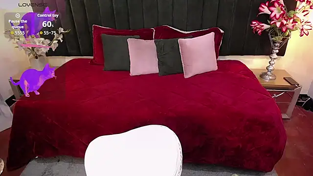 ailyn maury online show from November 7, 1:32 am