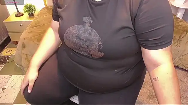 Snapshot of ailyn_maury chatting on May 4, 1:58 pm ailyn maury online show from May 4, 1:58 pm