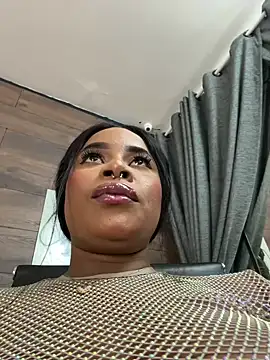 Snapshot of SammyDesire_10 chatting on June 16, 7:47 pm SammyDesire 10 online show from June 16, 7:47 pm