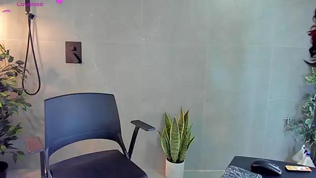 Snapshot of SammyDesire_10 chatting on April 29, 5:30 pm SammyDesire 10 online show from April 29, 5:30 pm