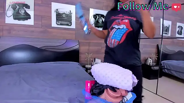 SammyDesire 10 online show from March 24, 8:20 pm