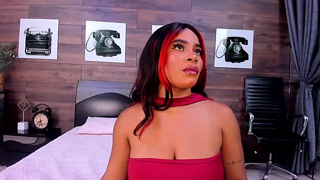 Snapshot of SammyDesire_10 chatting on May 5, 8:23 pm SammyDesire 10 online show from May 5, 8:23 pm