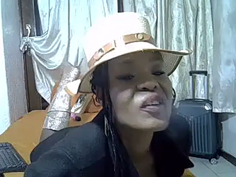 DevineChic online show from March 18, 4:39 pm