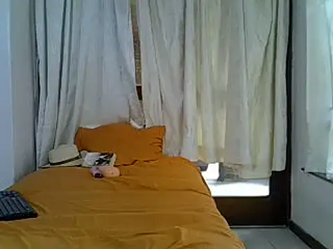 DevineChic online show from March 17, 1:29 pm