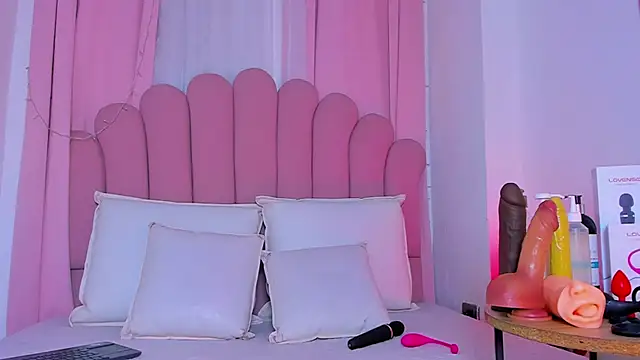 NicoleMadrird online show from March 4, 12:02 pm