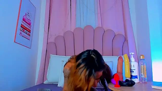 NicoleMadrird online show from December 20, 7:39 pm