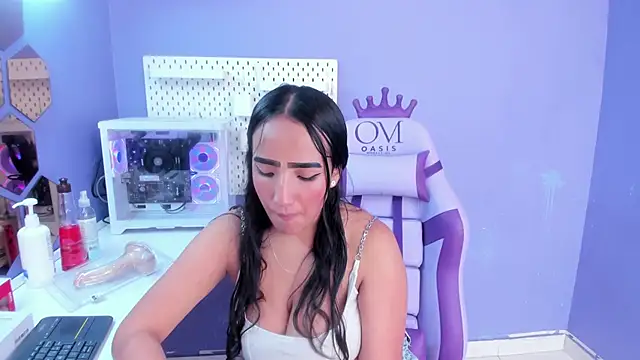 Alice 26  online show from February 4, 1:28 pm