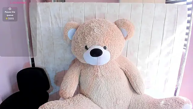 Alice 26  online show from November 10, 1:27 pm