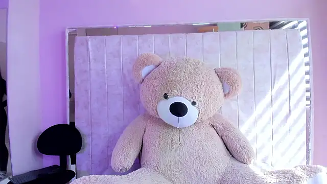 Alice 26  online show from February 25, 2:06 pm